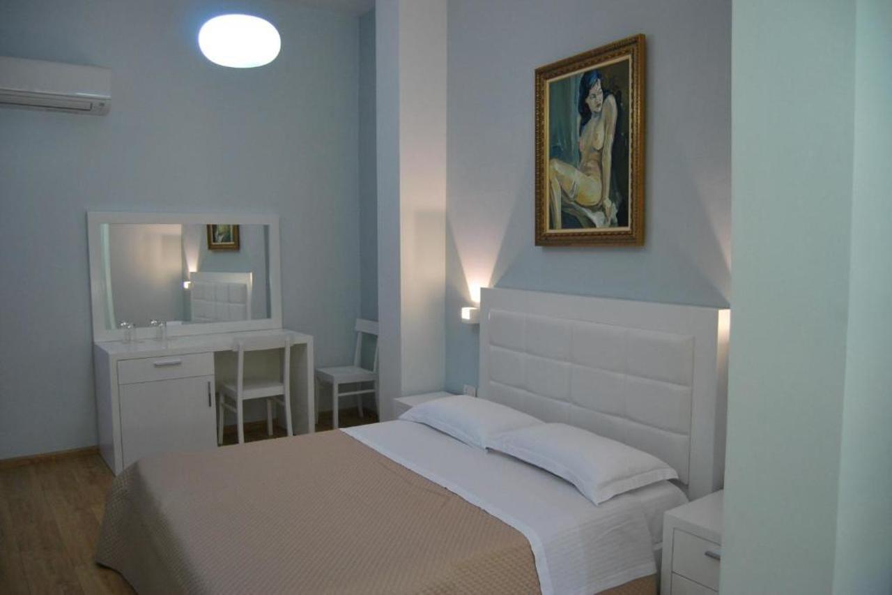 Hotel & Restaurant White City Berat Buitenkant foto