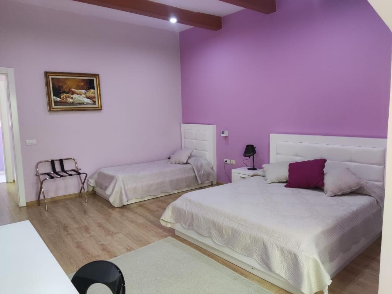 Hotel & Restaurant White City Berat Buitenkant foto