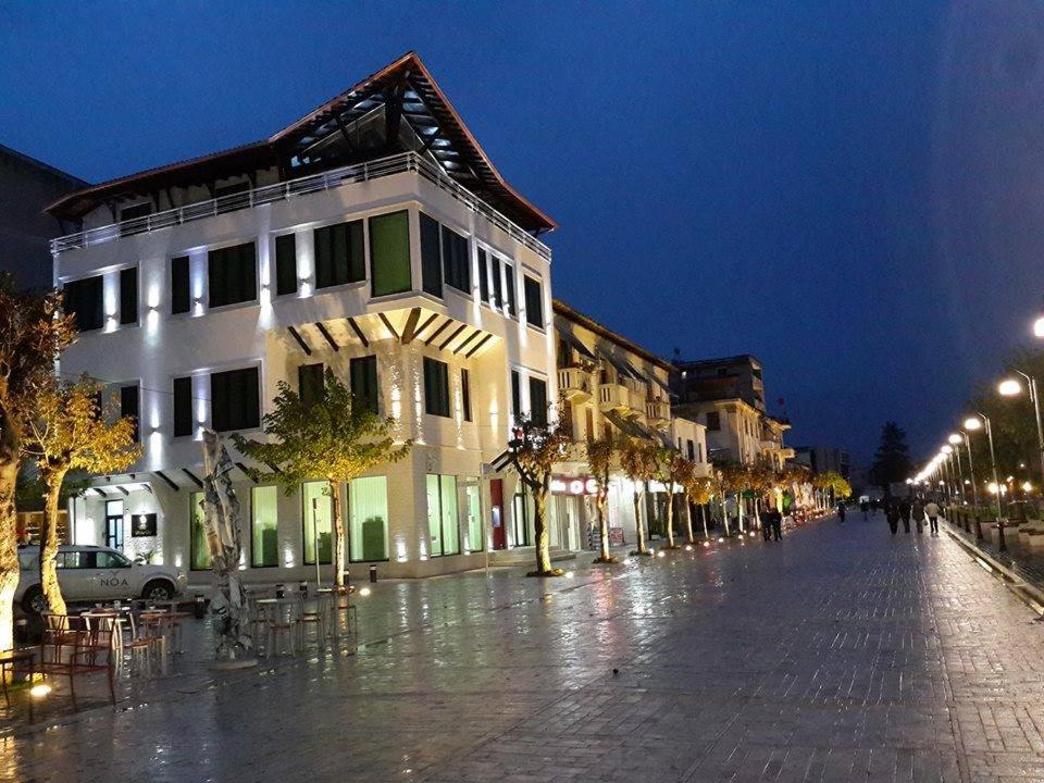 Hotel & Restaurant White City Berat Buitenkant foto