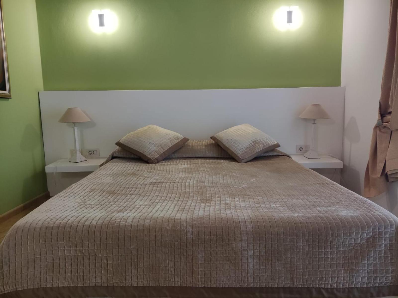 Hotel & Restaurant White City Berat Buitenkant foto