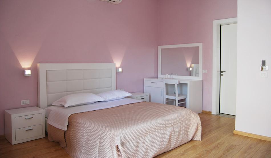 Hotel & Restaurant White City Berat Buitenkant foto