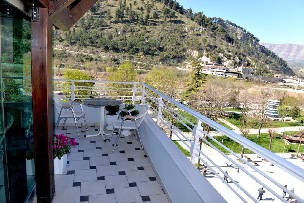 Hotel & Restaurant White City Berat Buitenkant foto