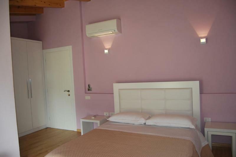 Hotel & Restaurant White City Berat Buitenkant foto